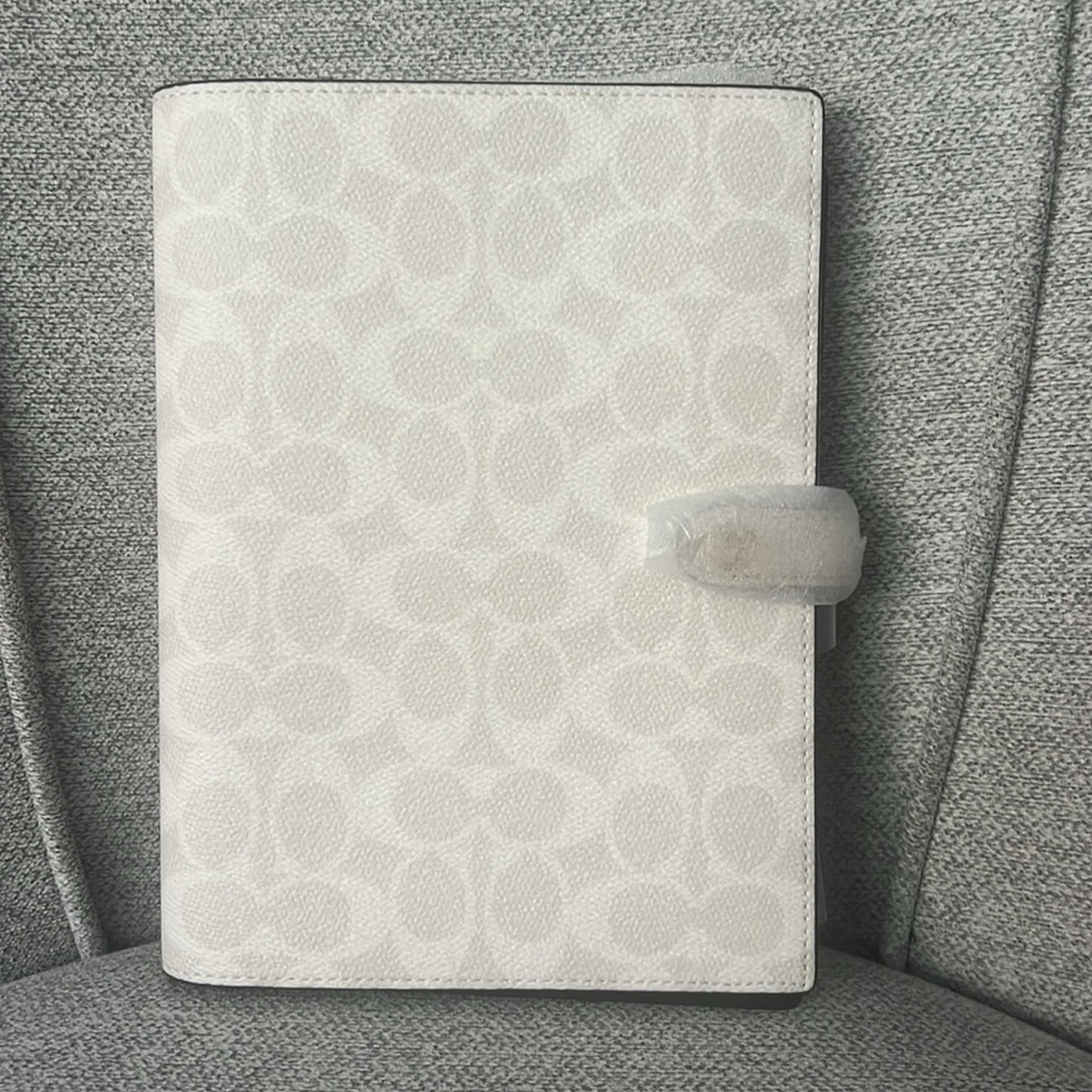 Coach Notebook In Signature Canvas White/Chalk New With Tags - Picture 4 of 8